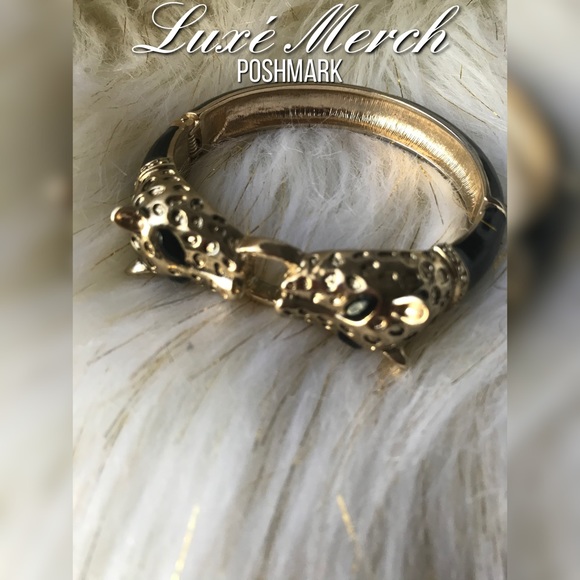 Vintage🐆 Leopard/Jaguar Black Enamel Gold Tone Cuff Hinge Bracelet/Bangle - Picture 4 of 5